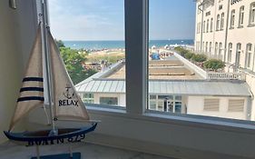 Ostseeliebe, direkt an der Promenade